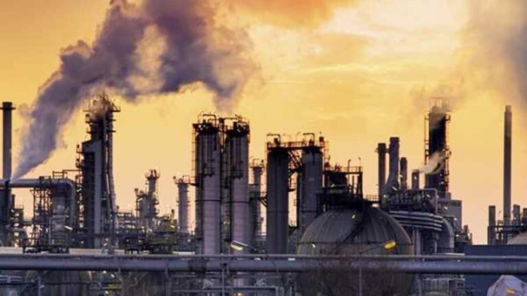 An Oil Stock Worth Investing Into: Baytex Energy Corp (TSE: BTE)